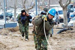 頂風(fēng)冒雪，完成市中心地下變電站電纜敷設(shè)