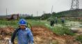 圖為6月19日，施工人員正在拆除線路