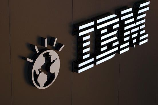 在云計(jì)算與大型機(jī)銷售的帶動(dòng)下，IBM實(shí)現(xiàn)六年來的首次營(yíng)收增長(zhǎng)