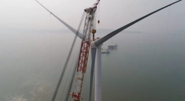 重磅！全球風輪直徑最大抗臺風型風電機組成功吊裝！