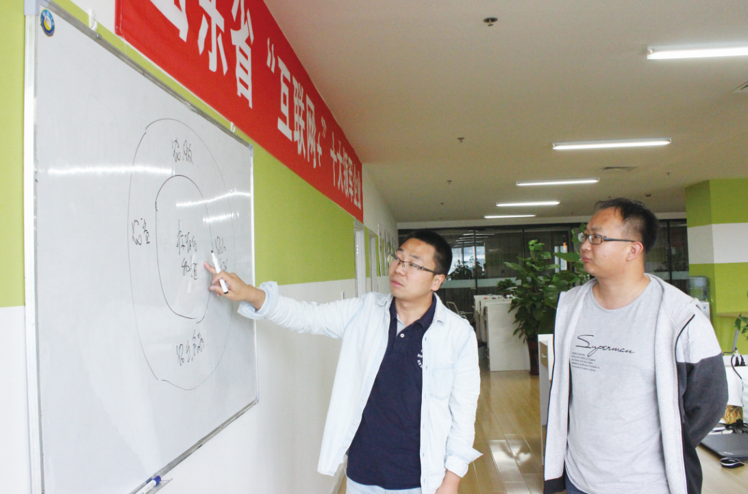 聚焦“互聯(lián)網(wǎng)+農(nóng)業(yè)”，80后小伙打造“種地?！逼脚_
