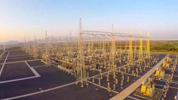 東部非洲輸電線路最長、電壓等級最高、輸送容量最大的輸變電工程★ 埃塞俄比亞復(fù)興大壩水電送出500千伏輸變電工程★ 該工程包括新建2×620千米500千伏同塔雙回線路和總長98千米的雙回400千伏輸電線路，是東  部非洲輸送距離最長、電壓等級最高、輸送容量最大的輸變電工程。