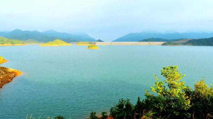 廣東惠州抽水蓄能電站（建成）  惠州抽水蓄能電站位于廣東省惠州市博羅縣，是廣東省內(nèi)興建的第二座大型抽水蓄能電站，是“西電東送”的必要配套工程。