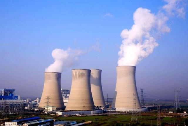 我國(guó)的火電廠燃燒一噸的煤礦，能產(chǎn)生多少電量？